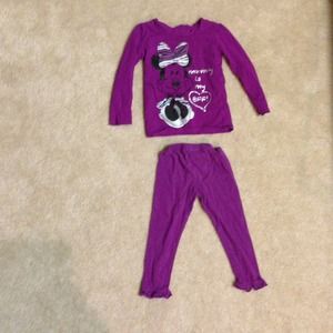 2t outfit. Minnie Mouse.