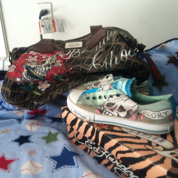 Bundle shoes an purse