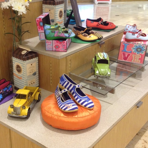 Hot Chocolate Design -Chocolaticas-the originals