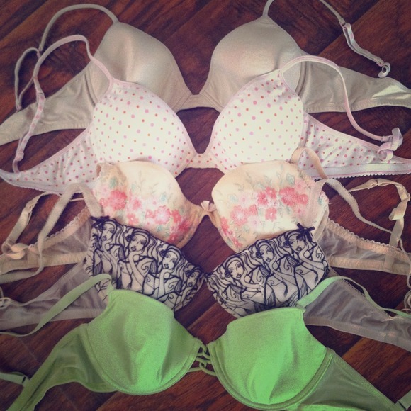 🔴SOLD🔴Lots of Bras including VS