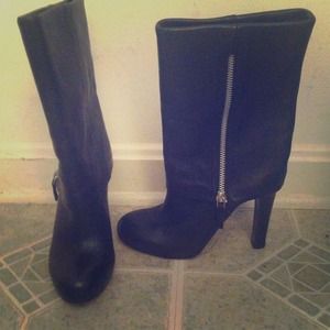 ✨SOLD!✨LEATHER BOOTIE HEELS