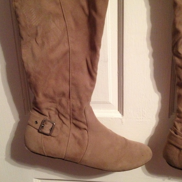 ⛔Traded⛔Nude thigh high boots - Picture 2 of 3