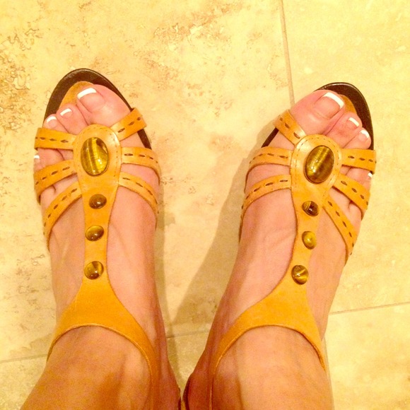 Beautiful Vincent Camuto sandals.