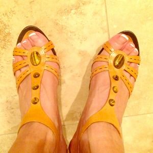 Beautiful Vincent Camuto sandals.