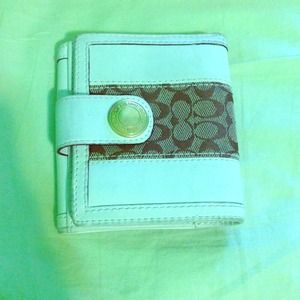 AUTHENTIC COACH WALLET