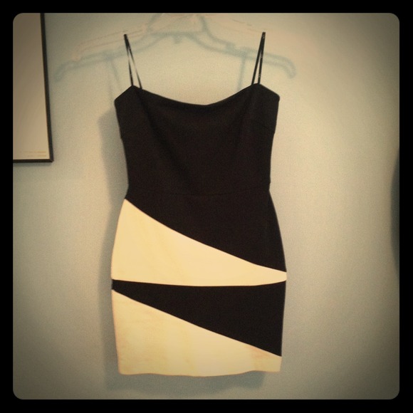 B&W short strapless dress