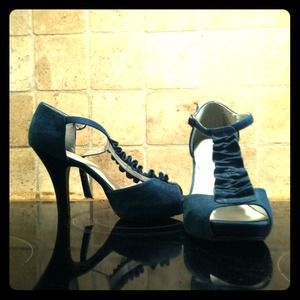 Xhilaration teal Mary Jane peep toe pumps