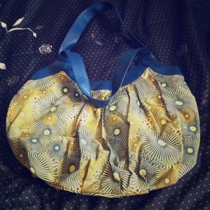 BRAND NEW NEVER USED Yellow/Blue Handbag