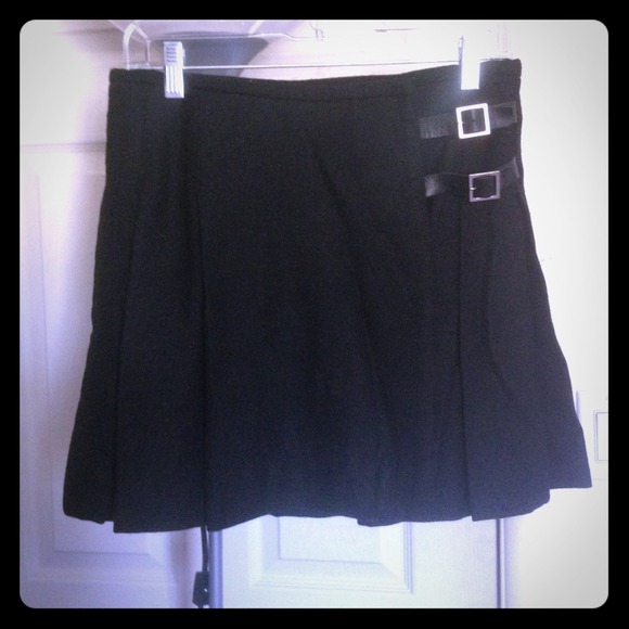 wrap around short skirt✳️reduced