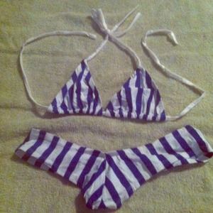 💙Navy/White striped Bikini💙🌟Traded🌟