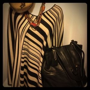 BCBG MAXAZRIA poncho size OS