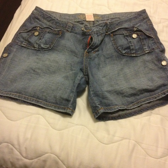🚫SOLD IN BUNDLE🚫Denim shorts