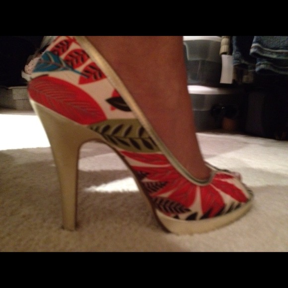 ✨RESERVED✨✨Colorful new heels