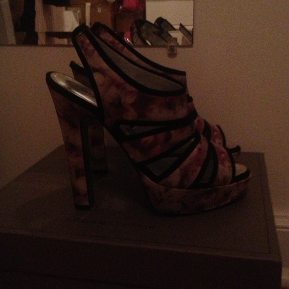 Karen Millen floral print cage sandals - Picture 3 of 5