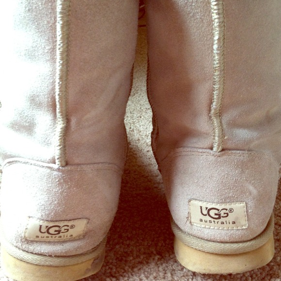 🚫❌SOLD❌🚫 Authentic sand colored Uggs