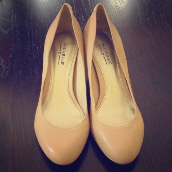 ✨Reserved for Jaxxxster✨Michelle D Beige Pumps