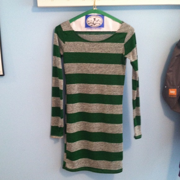 NEVER WORN! The perfect casual-party dress!