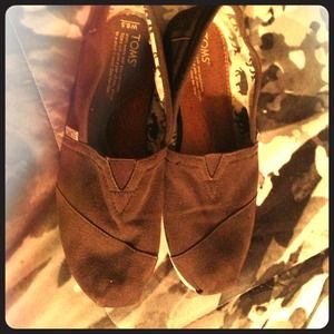 Toms