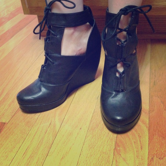 Black Deena & Ozzy wedge booties.