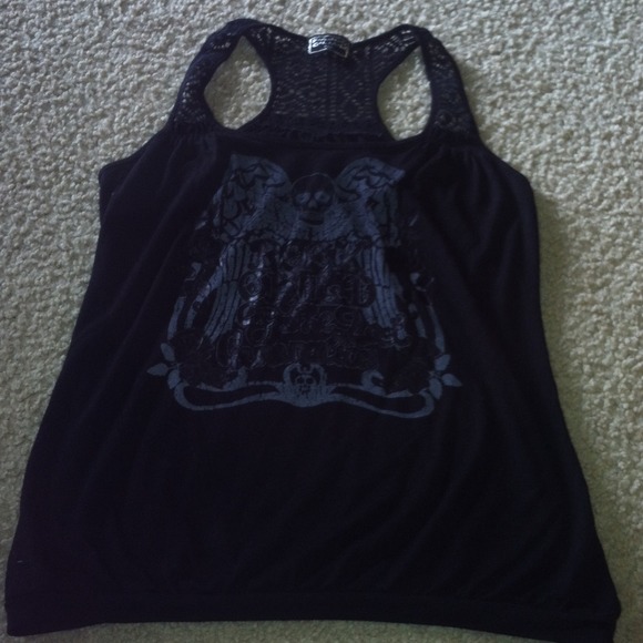 Black and gray fang top