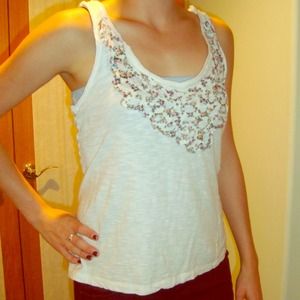 ❌SOLDCharlottle Russe White Floral Tank❌