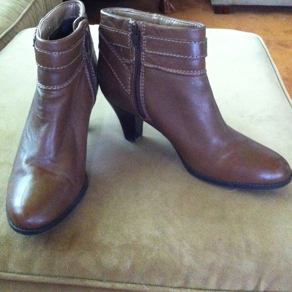 👢Size 10 brown and black ankle boot bundle