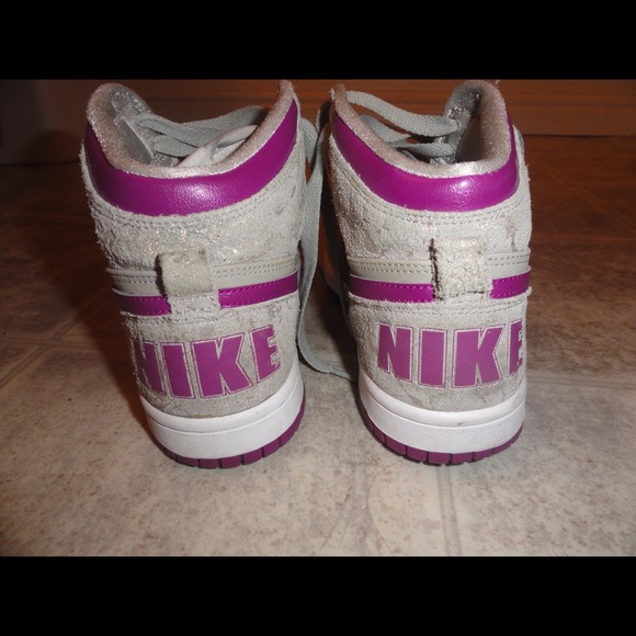 Nike! Size7, almost new! - Picture 2 of 4