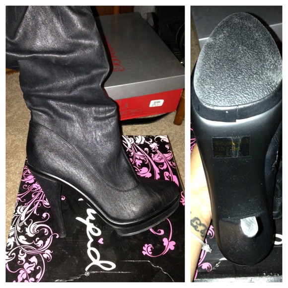 Size 8 knee high heel boots