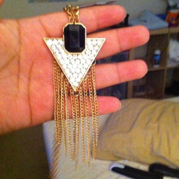 black gem triangular tassel necklace - Picture 2 of 2
