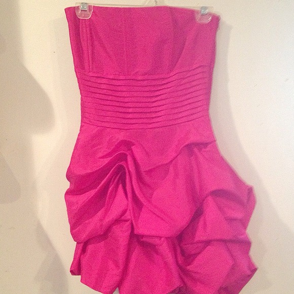 Semi-formal party dresses - Picture 3 of 3