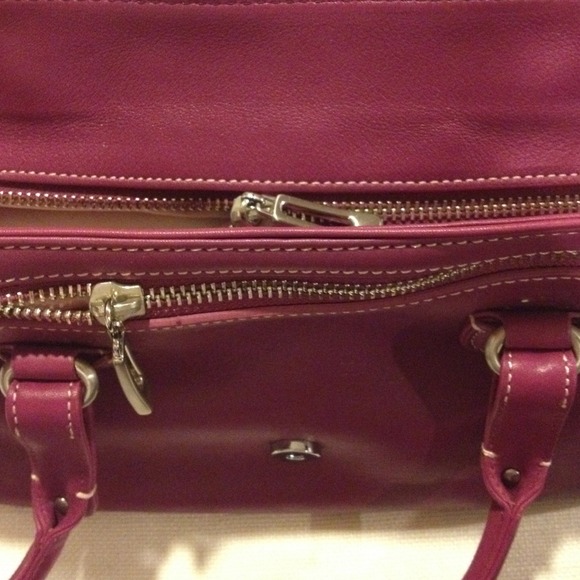 Authentic LIKE NEW Fuchsia Cole Haan Alexa Satchel - Picture 3 of 8