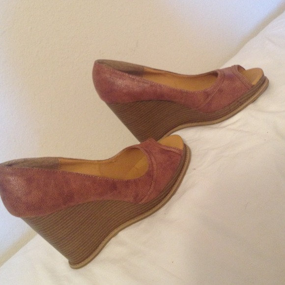 New Bamboo camel colored wedge size 10 - Picture 3 of 4