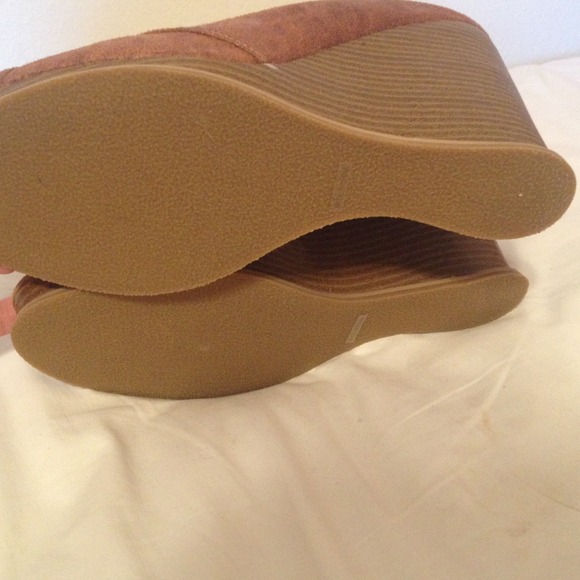 New Bamboo camel colored wedge size 10 - Picture 4 of 4