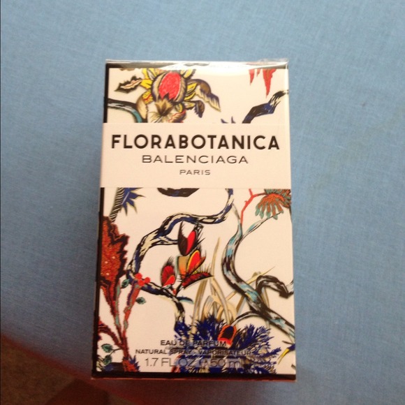 🚫🚫SOLD🚫🚫Brand New Florabotanica BALENCIAGA