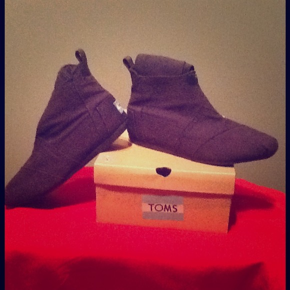 AUTHENTIC TOMS WRAP BOOTS IN BLUE