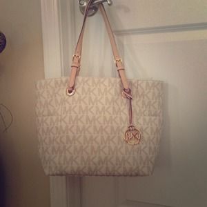 Michael Kors Signature Tote