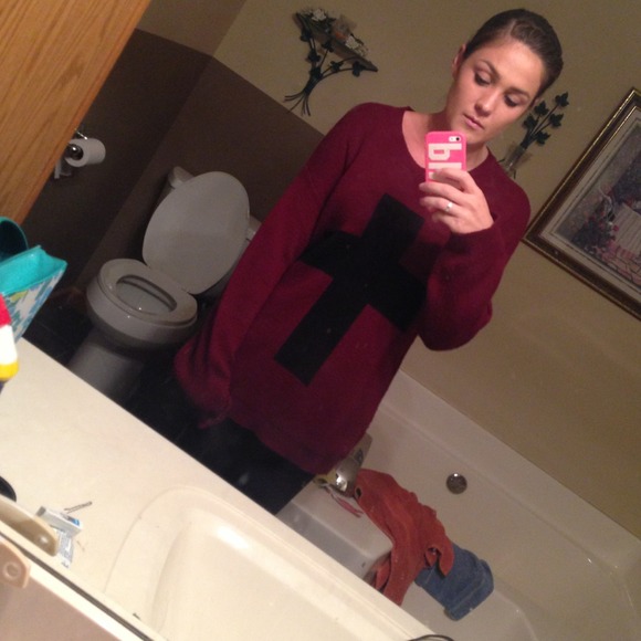 Oversized cross sweater 🚫NO TRADES🚫 - Picture 3 of 3