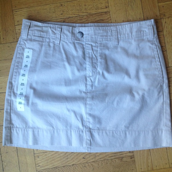 NWT Gap miniskirt! So cute and perfect for summer!