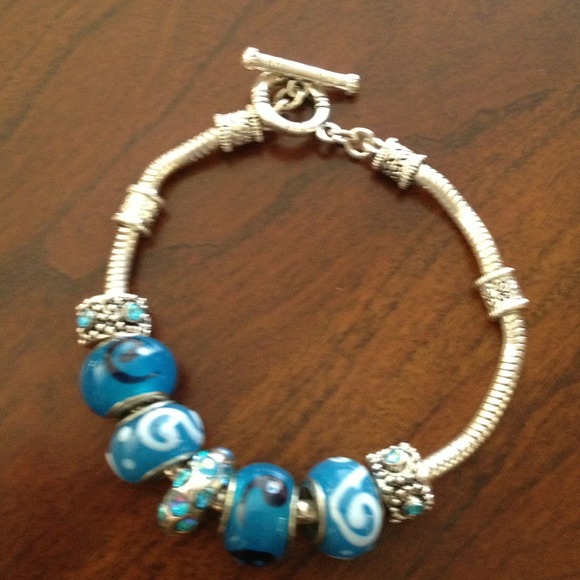 Jewelry - 🌺Bundle w/rayban case bracelet w/pandora beads.