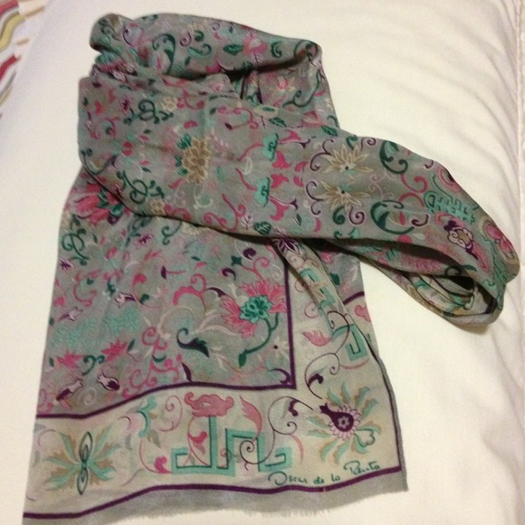 Oscar de la Renta Scarf 💋RESERVED jalexandria💋
