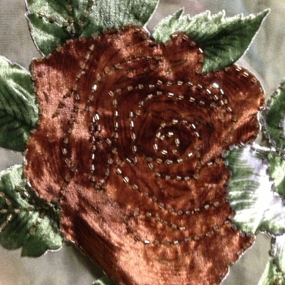 Beautiful throw over. - Picture 3 of 4