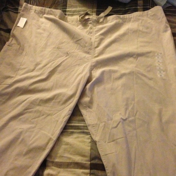 PLUS SIZE BRAND NEW SCRUB PANTS - Picture 1 of 3