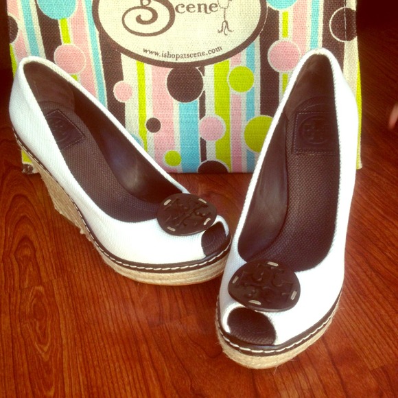 💥Price Reduced💥Tory Burch Wedges