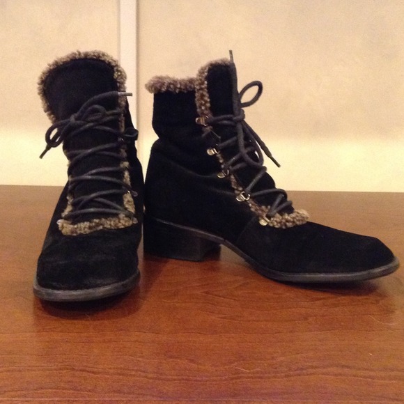 stuart weitzman boot - Picture 2 of 2
