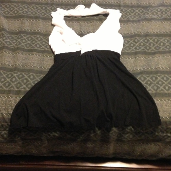 Black white medium halter, slips over neck.