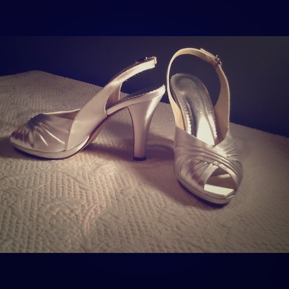 REDUCED!!! SATIN WHITE KITTY PLATFORM PEEP TOE.