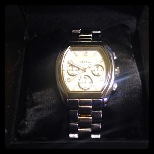 ❌sold❌Beautiful gold and silver square watch!