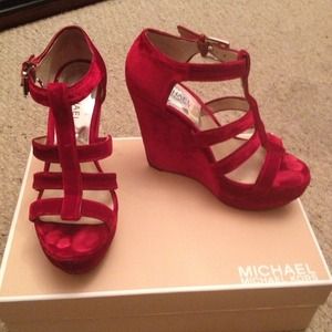 Michael Kors velvet wedges 🔥
