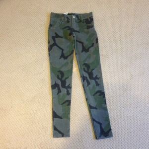 Brandy melville camo pants