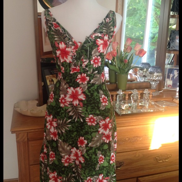 Hawaiian dress